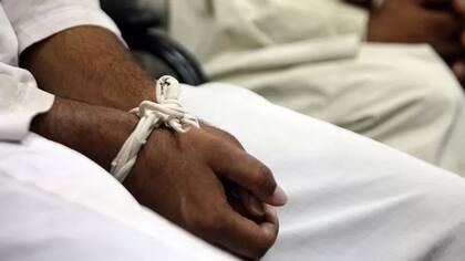 Los reportes de abusos en Abu Ghraib, Irak, mostraron que militares estadounidesnes obligaban a los prisioneros a bailar desnudos y a masturbarse a en frente a ellos