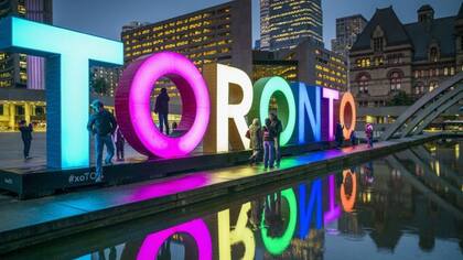 Los residentes de Toronto se sienten seguros debido a la larga historia de multiculturalismo de la ciudad