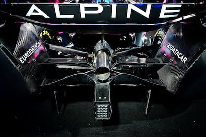 Los responsables de Alpine destacan que el modelo actual es un diseño completamente nuevo y no una actualización del anterior; el equipo necesita recuperarse tras una temporada floja de su parte.