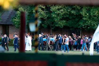 Los restos de Diego Maradona en el cementerio de Bella Vista