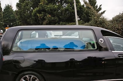 Los restos de Fernando de la Rúa llegan al cementerio de Pilar