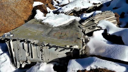 Los restos de la aeronave fueron encontrados en una zona remota del Himalaya casi 80 años después de su accidente