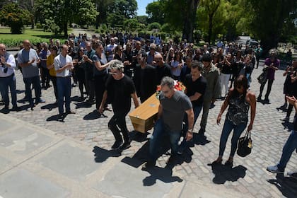 Los restos de Satragno fueron despedidos con un aplauso