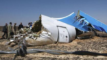 Los restos del avión que se estrelló el sábado