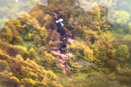 Los restos del helicóptero en el que se trasladaba el presidente de Irán Ebrahim Raisi tras su visita a la provincia iraní de Azerbaiyán Oriental