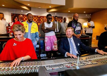 Los reyes de los Países Bajos pasaron un divertido momento en un estudio de grabación en Atlanta (Foto: Instagram @patrickvkatwijk)