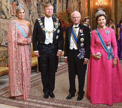Los reyes de Suecia durante una comida de gala en honor a la pareja real de los Países Bajos, Guillermo Alejandro y Máxima. Fue en octubre de 2022.