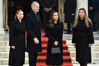 Los reyes Felipe y Letizia junto a sus hijas,
la princesa Leonor y la infanta Sofía