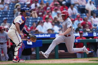 Los Rojos vencen 9 a 4 a los Filis con tres remolcadas de Nathaniel Lowe