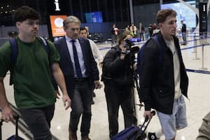 Los rugbiers franceses en su llegada a Ezeiza