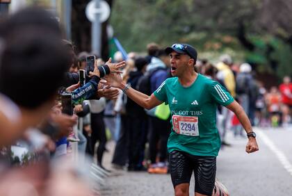 Los runners se potenciaban de energía cuando veían a la gente arengando.