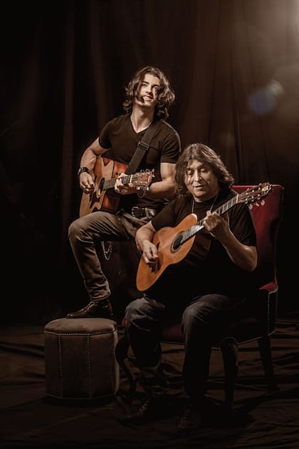 Los Salinas (foto), los Iaies, los Pellican, los Fraga... Padres e hijos que abrazan el gusto por el jazz y desarrollan un cruce generacional que enriquece la escena. Cuando los nombres se renuevan, pero los apellidos se mantienen