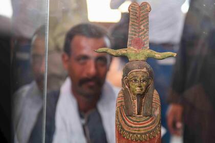 Los sarcófagos fueron descubiertos en la necrópolis de Saqqara, al sur de El Cairo