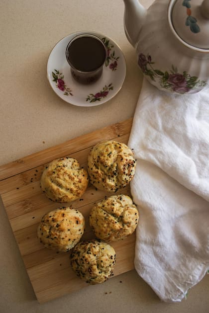 Los scones son de origen escocés y se volvieron una tradición en la Argentina por su sencillez en la preparación