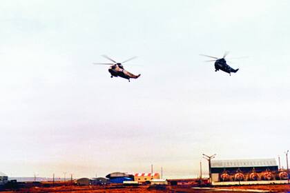 Los Sea King 233 y 234 se aproximan a la Base Aeronaval Rio Grande al regreso de la exitosa misión que duro siete horas en su mayoría en vuelo sobre el mar