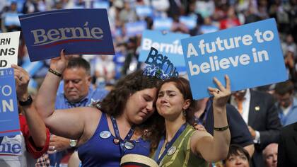 Los seguidores de Bernie Sanders mostraron su desilusión en la convención