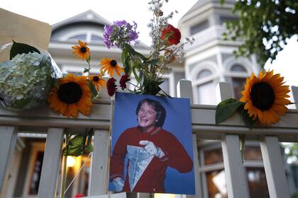 Los seguidores se acercaron hasta la casa donde se hicieron los exteriores de Mork Mindy