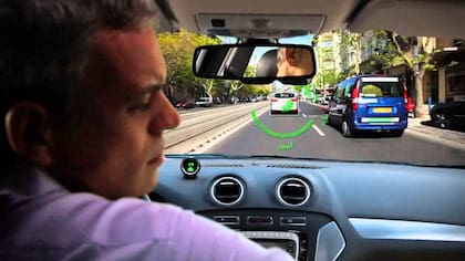 Los sensores de la firma israelí Mobileye pueden ser instalados en vehículos que no cuentan con sistemas de alerta preventivo de colisiones