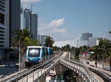 Los servicios de transporte en Miami-Dade operarán en horario dominical este jueves 23 de noviembre
