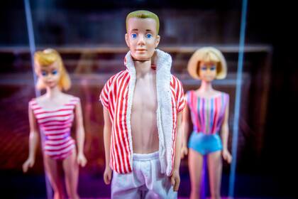 Barbie, Ken y Midge, playeros de la década del 60