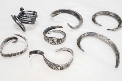 Los siete brazaletes de plata vikingos hallados en Dinamarca