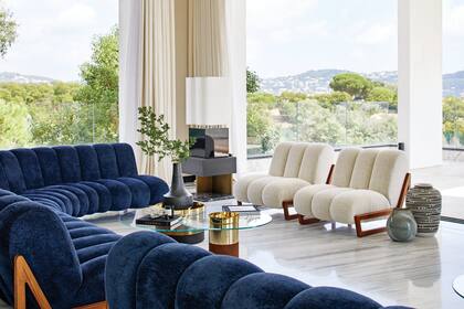 Los sillones son modelo Theodore (Humbert & Poyet)