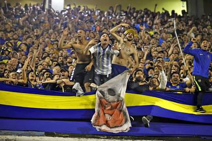 Los simpatizantes de Boca esperando el comienzo del partido