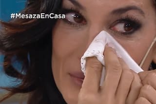 Silvina Escudero se quebró en la mesaza e insultó duramente a su hermana Vanina