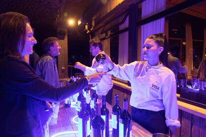 Los socios de Visa Signature disfrutaron de una cata de vinos exclusivos.