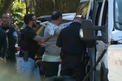 Los sospechosos fueron detenidos en diferentes puntos de Coral Gables, tras el aviso de un residente