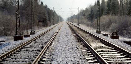 Los sueños con vías del tren indican que una persona va por el camino correcto en su vida