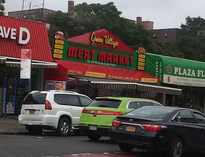 Los supermercados de este barrio de Brooklyn se vieron afectados por la disminución de la actividad de la comunidad de inmigrantes por temor a los operativos del ICE