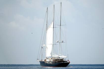 Los superyates Koru y Launchpad, propiedad de Jeff Bezos y Mark Zuckerberg, respectivamente, coincidieron en el puerto de Palma de Mallorca como parte de los preparativos para la boda de Bezos en Venecia