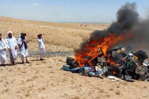 Los talibanes quemaron una guitarra, un armonio y una especie de tambor, así como amplificadores y parlantes