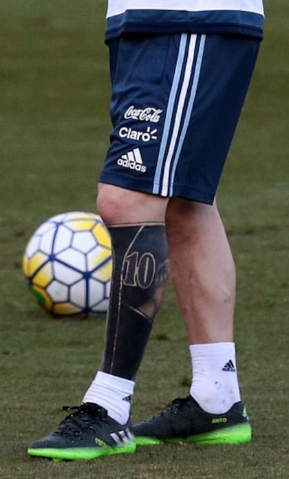 Los tatuajes de Messi dan la vuelta al mundo