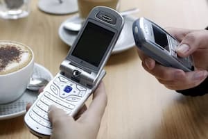 De un teléfono smart a uno “tonto”: cómo vencer la adicción al celular y ganar en calidad de vida