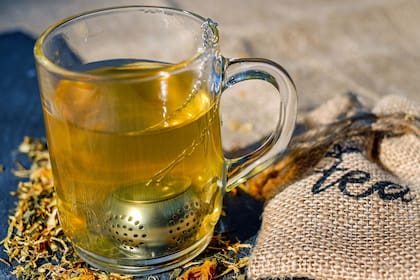 Los tés de hierbas ayudan a bajar la panza, especialmente los de malva y los digestivos