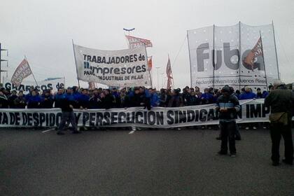 Los trabajadores, acompañados por la FUBA