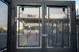 Trabajadores de Fate quisieron entrar a la fábrica y denuncian que la cerraron con candado
