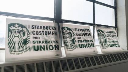 "Los trabajadores de Starbucks exigían a sus empleadores que asumieran una postura sobre los derechos LGBTQ”, dice Bronfenbrenner