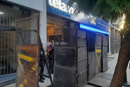 Los trabajadores de Télam ya no pueden ingresar a las oficinas tras el anuncio de cierre de Milei