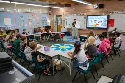 Los trabajadores del distrito escolar de Tucson contarán con un sistema de seguridad nuevo