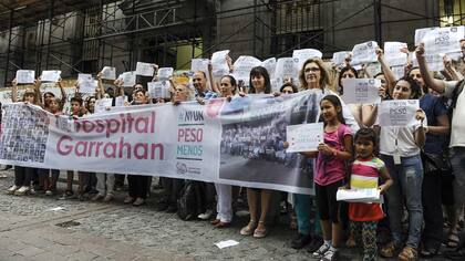 Los trabajadores del Garrahan, en la puerta de la Legislatura