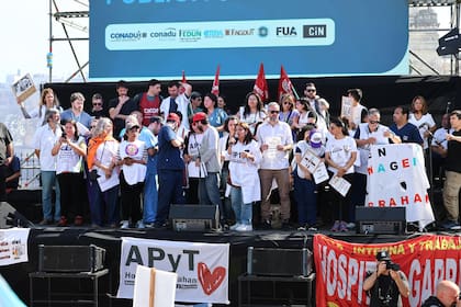 Los trabajadores del hospital Garrahan cuestionaron al Presidente y pidieron la renuncia del ministro de Salud, Mario Lugones