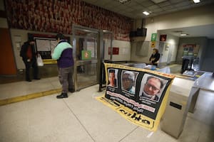 Los trabajadores del subte realizan un nuevo paro del servicio para protestar por la presencia de asbesto en su ámbito de trabajo y pedir una reducción de su jornada laboral