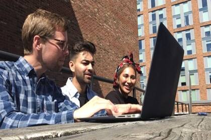 Los trabajadores en GrantTree se ayudan entre sí a la hora de definir cuál es el sueldo que cada uno recibe