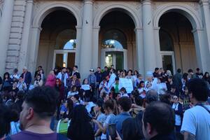 Los trabajadores reclaman por el cierre del centro de salud mental