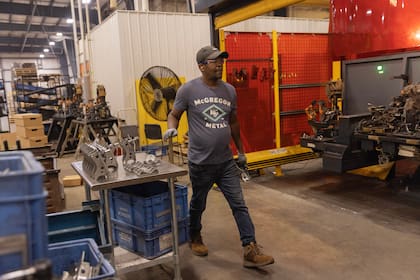 Los trabajos atrajeron a miles de haitianos a esta ciudad del suroeste de Ohio, pero luego de que un inmigrante se vio involucrado en un fatal accidente de autobús escolar, JD Vance, el candidato republicano a la vicepresidencia, entró en la contienda junto a una oleada de fake news racistas