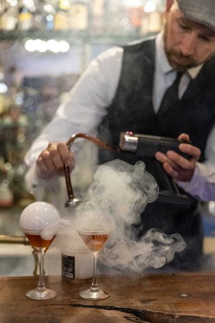 Los tragos son parte de la experiencia en Castellammare.