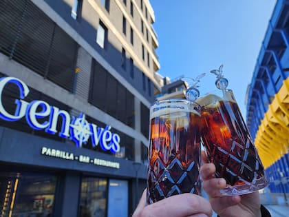 Los tragos son un punto destacado de la propuesta, excepto los días de partido que está prohibida la venta de alcohol.